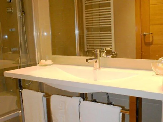 Отель Mataelpino Сеговия